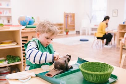 GUIDEPOST MONTESSORI AT WILTON